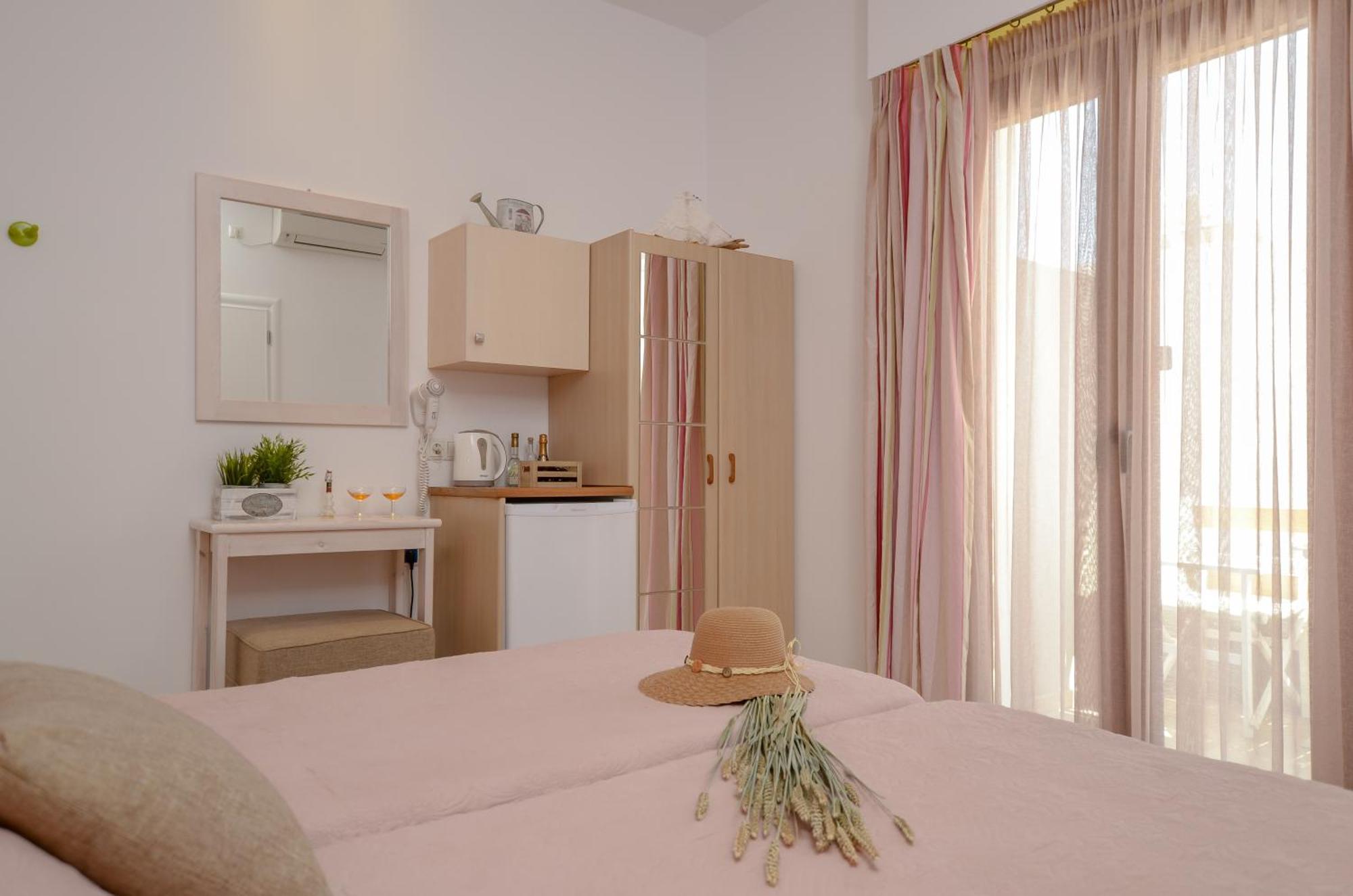 Panormos Hotel And Studios Naxos City Exteriör bild